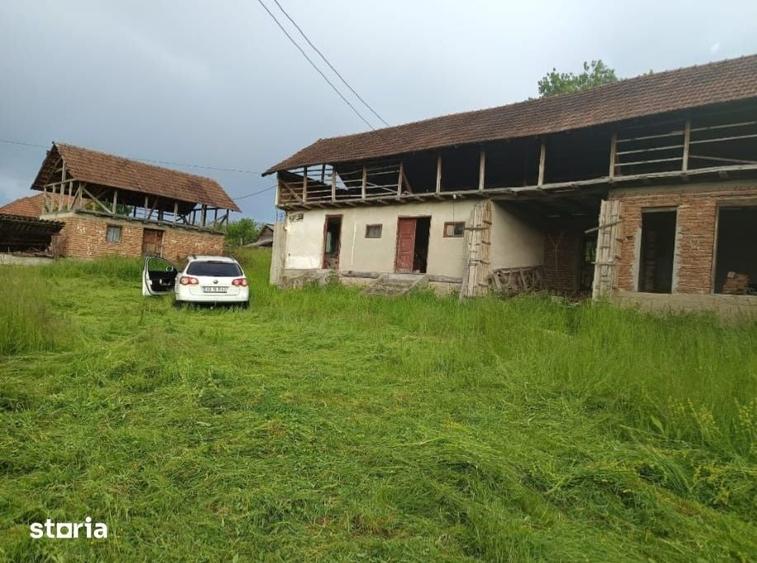 Casă cu 2 camere cu Teren 1000 Mp în Drăghici