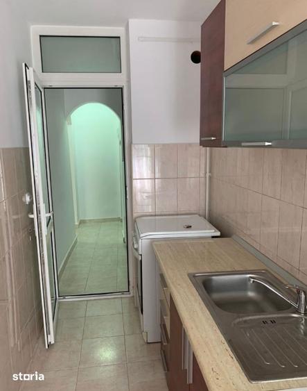 Garsonieră decomandată în Rahova