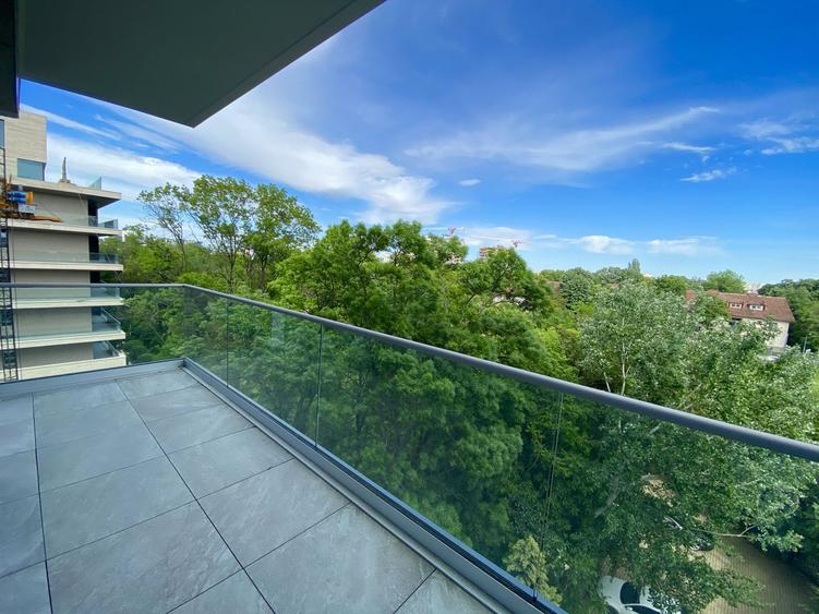 Apartament cu 3 camere decomandat în Floreasca