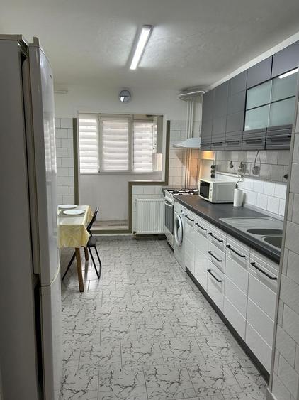 Apartament cu 4 camere în Crângași