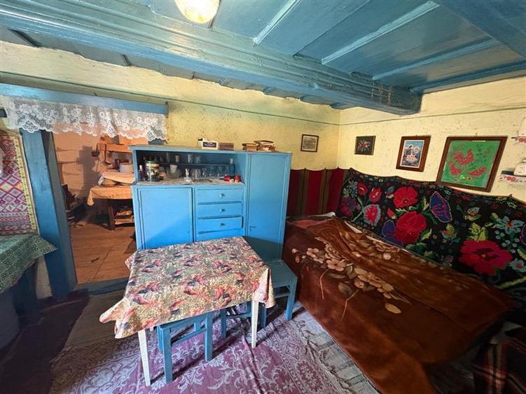 Casă cu 2 camere cu Teren 499 Mp în Cărpiniș