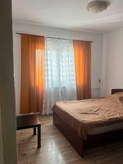 Apartament cu 2 camere decomandat în Vest