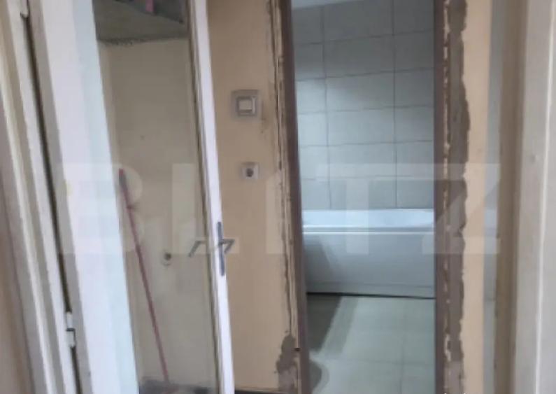 Apartament 2 camere ,strada Democratiei - 6