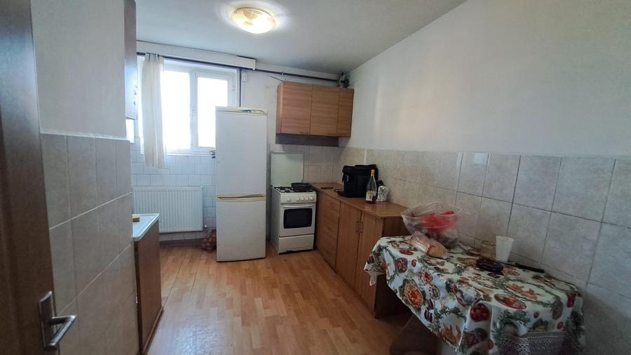 AGIGEA, 3 CAMERE DECOMANDAT 2 BAI, CENTRALA GAZ, 70 MP. PARCARE, BOXA - 23