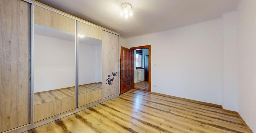 Duplex integral renovat, 3 camere , 2 bai, garaj, 403 mp ... - 9