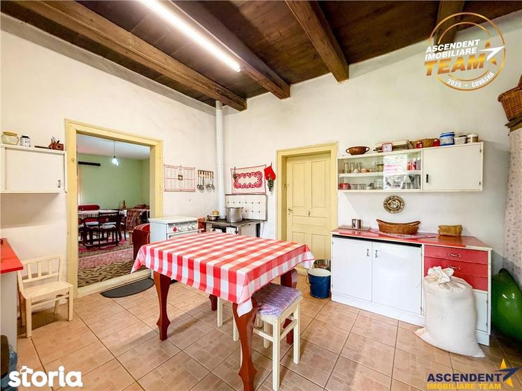 Casa cu farmec rustic + teren privat de 3.315 mp, Borosneul Mic, Covas - 9