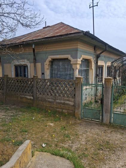 Casa de vanzare in comuna Lipovu jud Dolj - 8