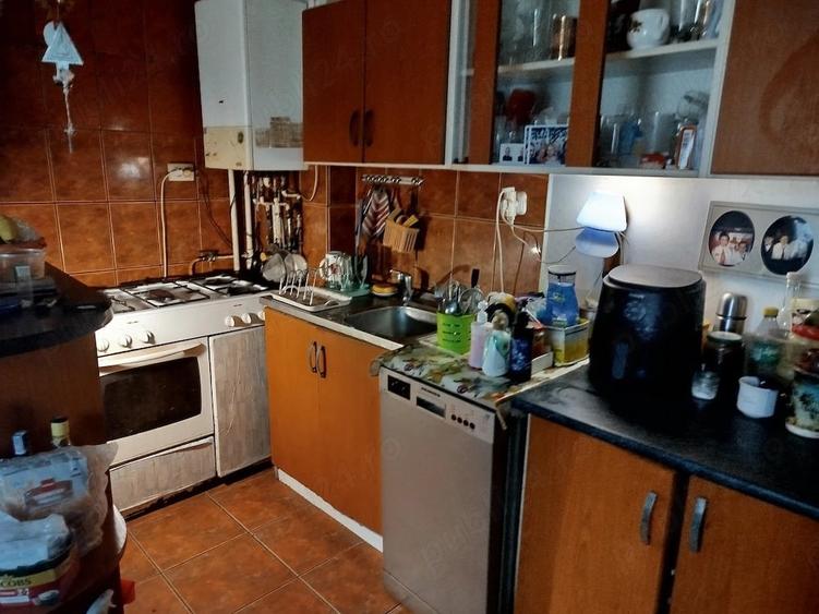 Vanzare casa 3 camere - 6