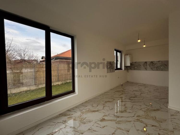 Casa de vanzare | 5 camere • 3 bai • 415 mp teren | Harman - 7
