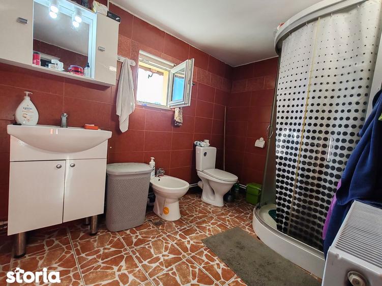 Vila P+1 Bascov, 240 mp, teren 550 mp, toate utilitatile, asfalt - 2