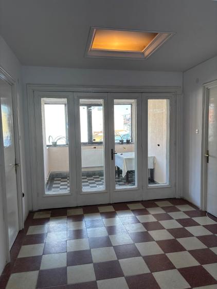 Vanzare Imobil Apartament in vila P+2, etaj 2 - 3