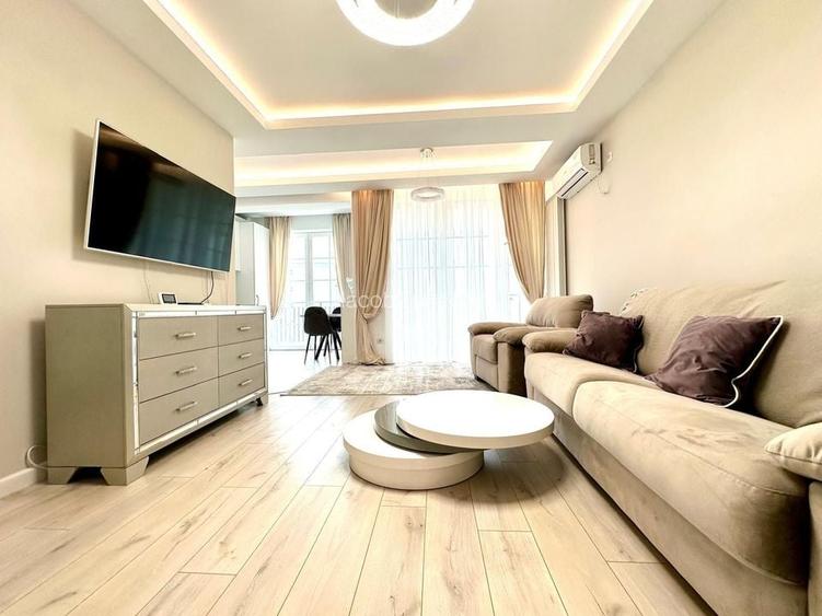 Apartament cu 3 camere semidecomandat, mobilat în Păcurari Apartament cu 3 camere semidecomandat, mobilat în Păcurari