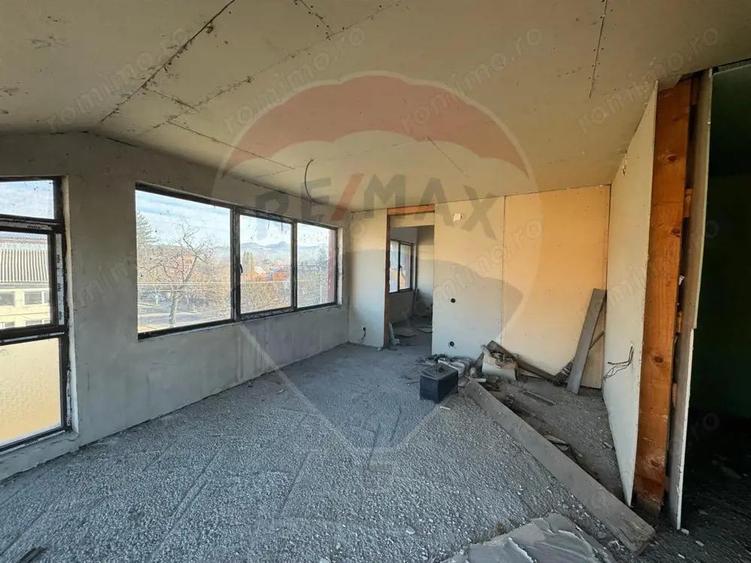 De Vanzare - Cladire de birouri situata strategic, in zona Centrala - 5