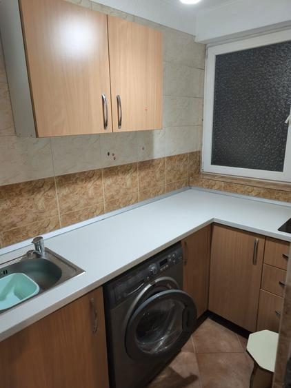 Inchiriez Garsoniera la Curte - 2