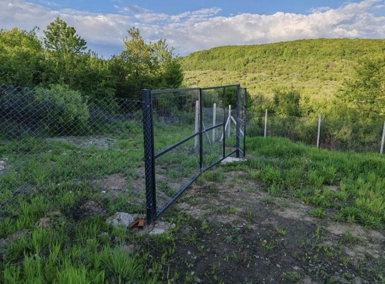 Teren extravilan 10 arii (1000 mp) Bistrita , Dealul Targului - 2