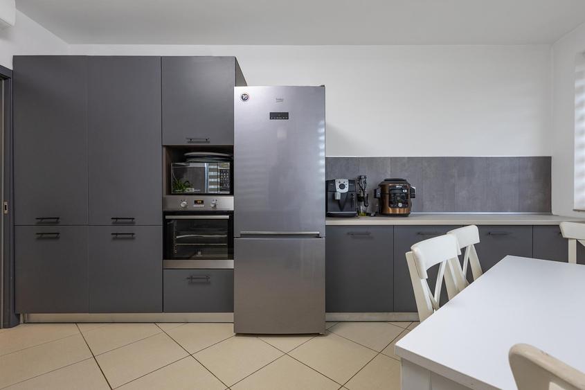 Vila cu doua fronturi si gradina matura, rezidenta sau investitie - 6