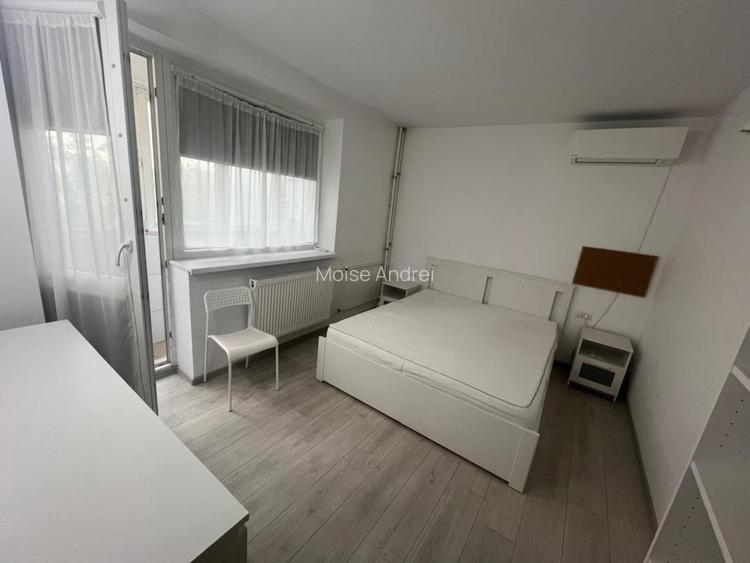 Apartament cu 3 camere semidecomandat în Grivița Apartament cu 3 camere semidecomandat în Grivița