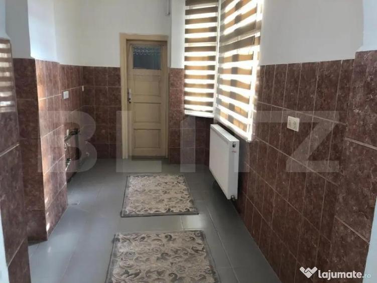 De vanzare, casa in Schei - 3