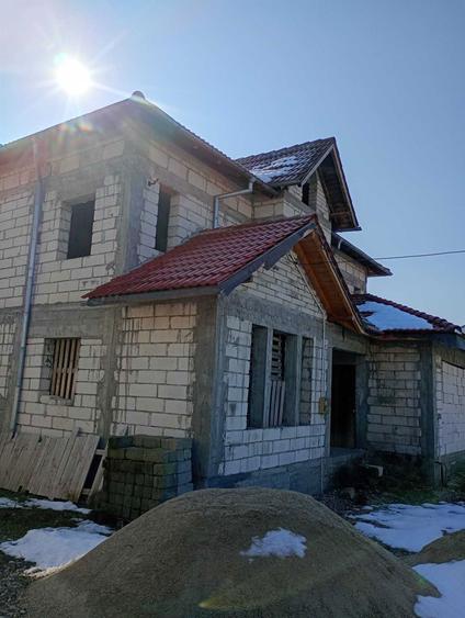 Casa de vanzare cu etaj si mansaeda. - 8