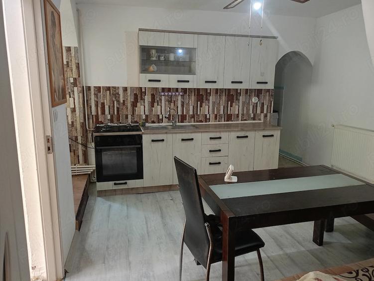 Casa ultracentral de inchiriat - 2