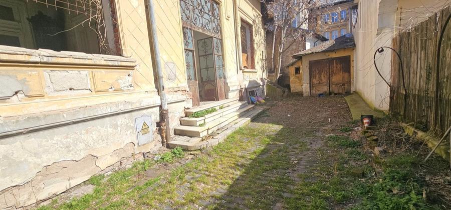 Vanzare casa si teren 550 mp zona centrala - 6