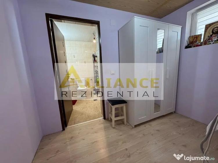 Casă cu 7 camere cu Teren 1086 Mp în Pădurișu