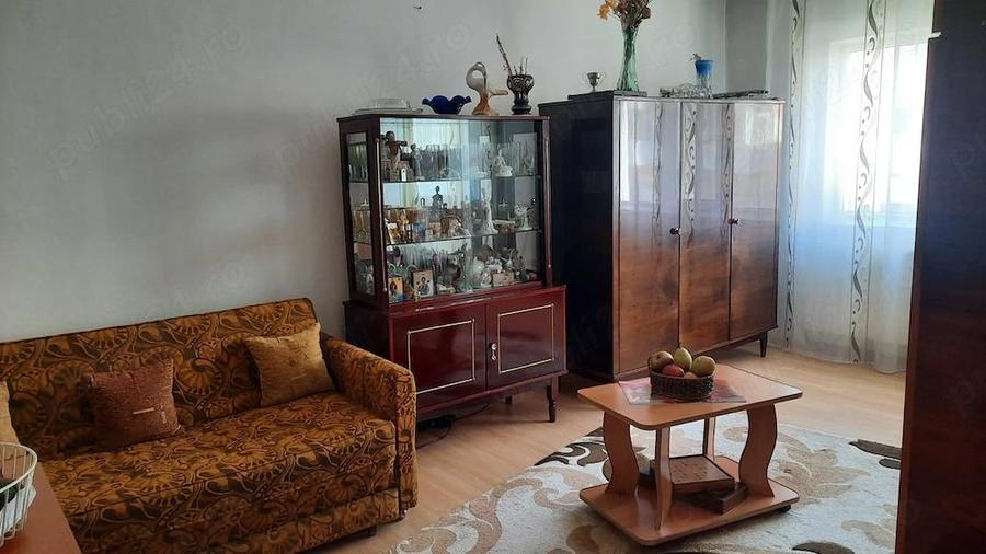 Apartament 3 camere, 2 balcoane decomandat, etajul 1 - 3