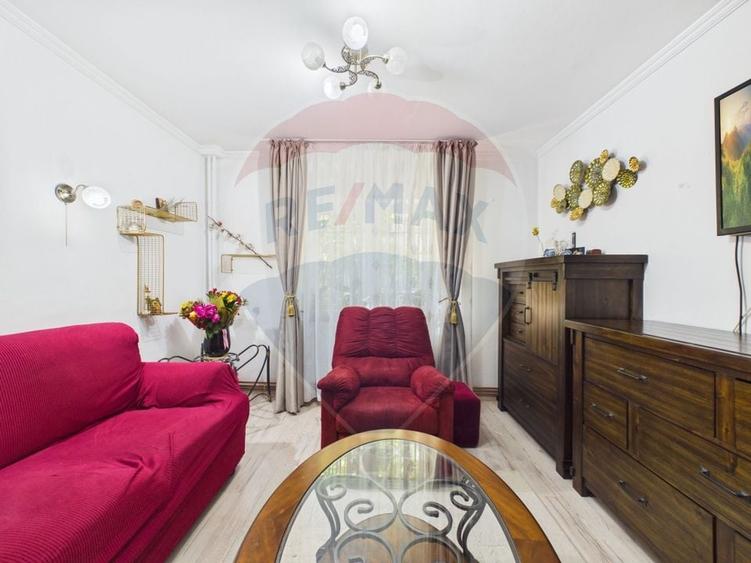 Apartament cu 4 camere de vanzare, Centrala proprie, 13 Septembrie - 15