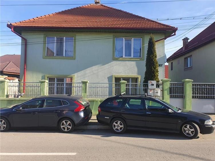 Casa singur in curte cu  700mp teren in orasul Avrig, 25km distanta de Sibiu - 1