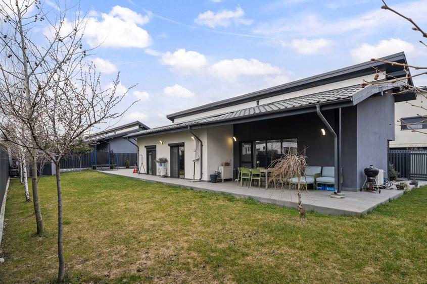 Vila pe parter cu 5 camere  | 655 mp teren | dotata cu panouri solare - 1