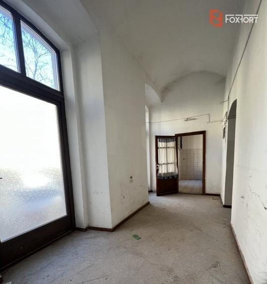 Spatiu comercial, Parter + Demisol, 200 mp, in Piata Libertatii - 8