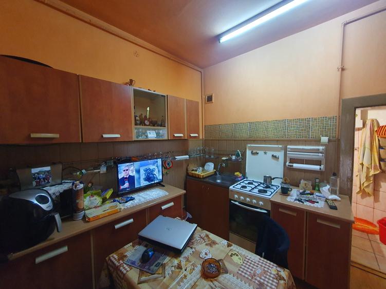 Apartament 2 camere (corp de casa), 75000 euro - 4