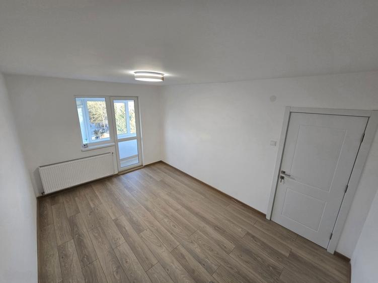 Apartament renovat complet, vedere deosebita - 5