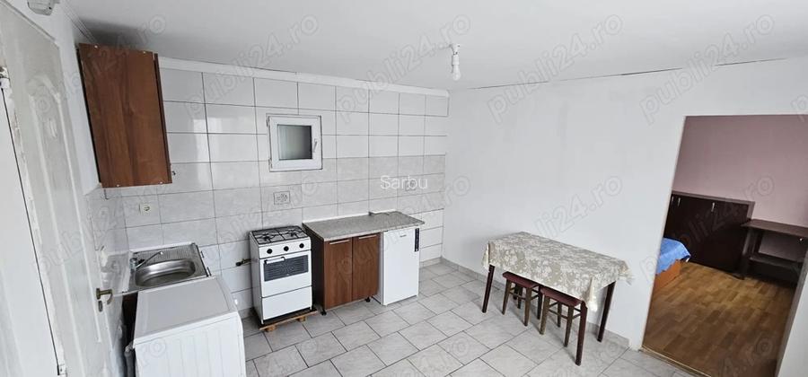 Inchiriez apartament