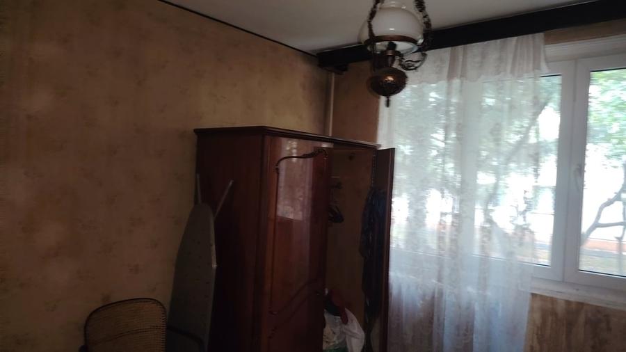 Apartament cu 3 camere decomandat în Berceni