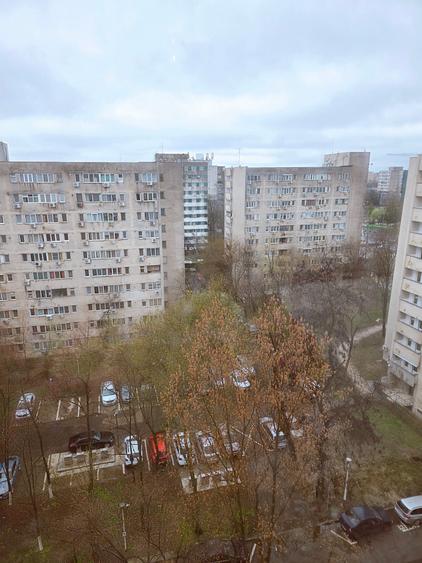 Drumul Taberei Favorit Haiducului etaj 9/10 bloc 1980 decomandat - 2