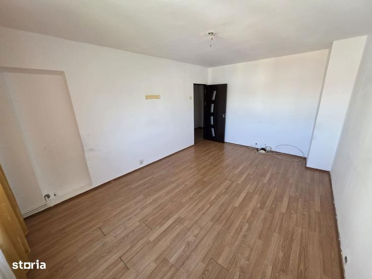 Capitol(Blvd Mamaia)- 2 camere decomandate, etaj 3- 136.500euro - 9