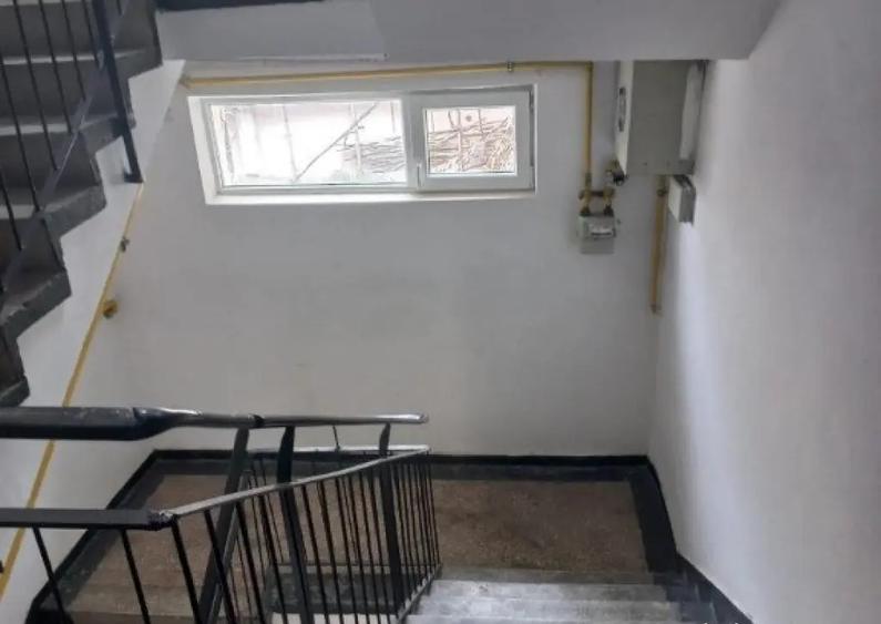 Km 5, decomandat, 2 camere, etaj 3, mobilat, gaze, vanzari Constanta, - 1