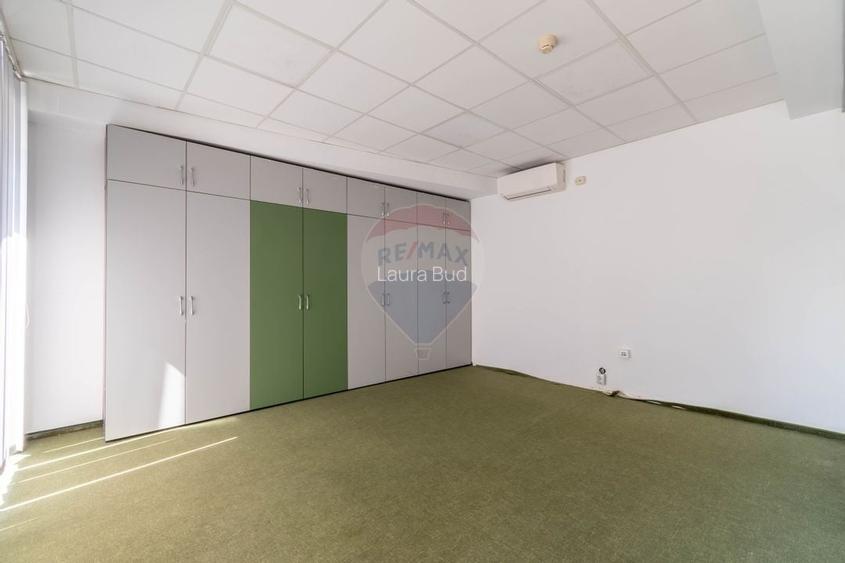 Casa cu 12 camere de inchiriat, Str. Traian