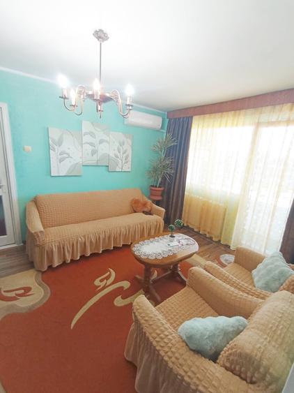 Apartament cu 2 camere semidecomandat, mobilat în Podu Roș