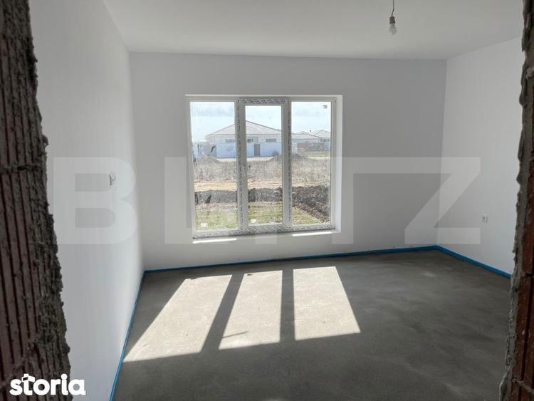 Casa individuala Santandrei cu gard imprejmuire din placi de beton - 7