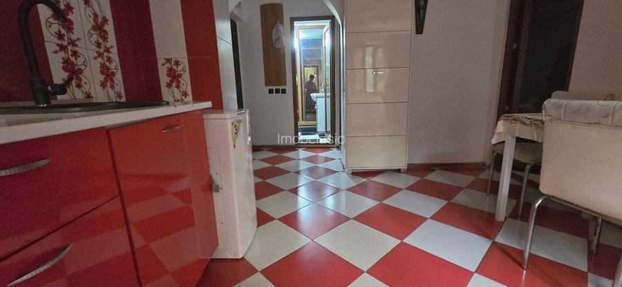 Etaj2/4, micro9 Târgoviște,str. Avram IAncu, închiriere apartament 3camere