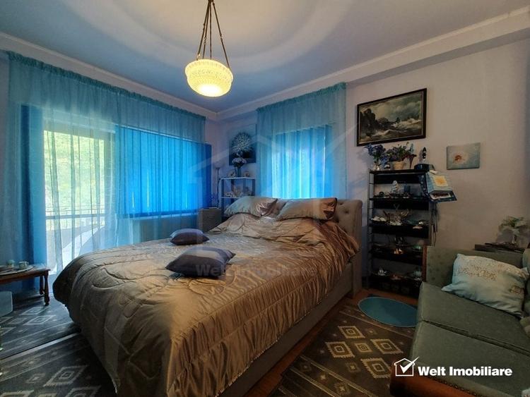 Casă individuală cu 8 camere cu Canalizare în Mănăștur
