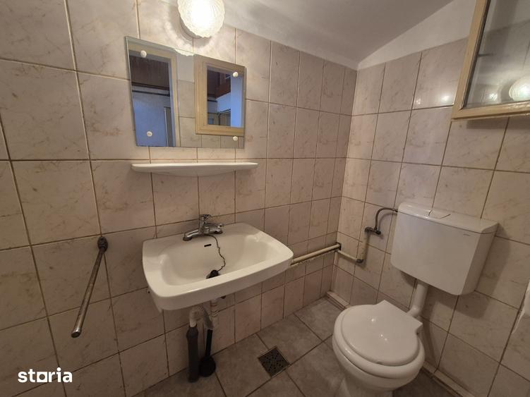 Casă cu 4 camere cu Teren 1249 Mp în Vladimirescu