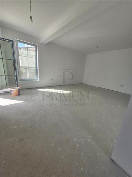 Duplex cu 4 camere cu Canalizare în Moșnița Nouă