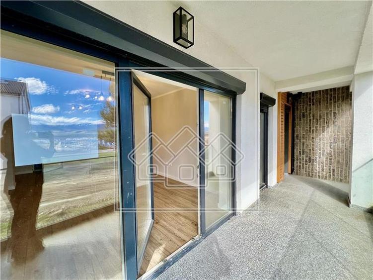 Apartament cu 3 camere nedecomandat în Exterior Vest
