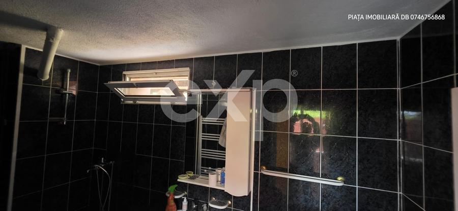 Casă individuală cu 9 camere cu Canalizare în Pucioasa