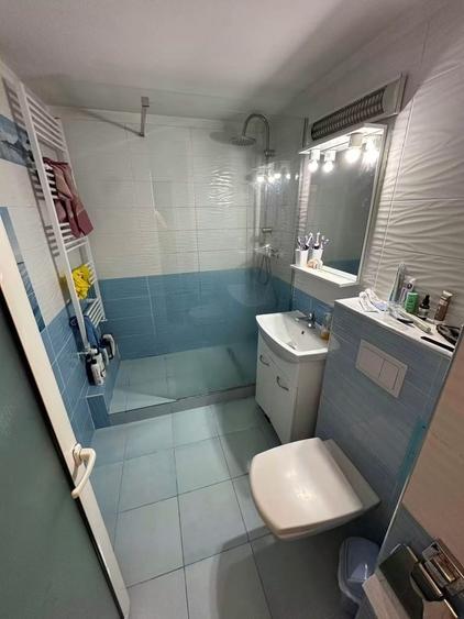 Apartament cu 3 camere decomandat în Exterior Vest