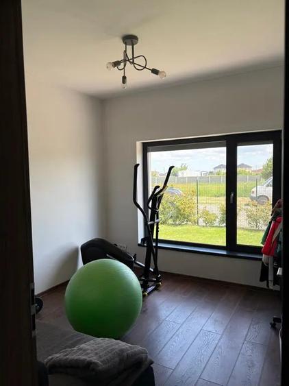 Casă cu 4 camere cu Teren 600 Mp în Moșnița Nouă