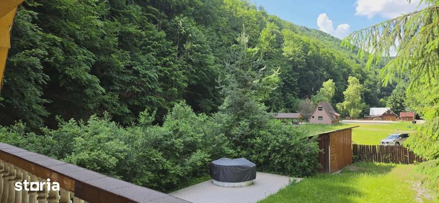 Casă cu 5 camere cu Teren 1200 Mp în Bratca